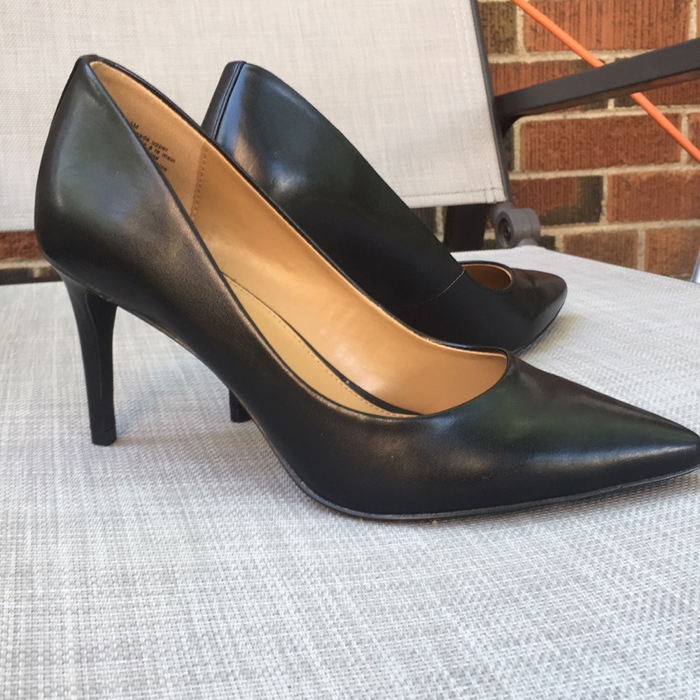 28. NWOT Classic Black Stilletos🖤♠️